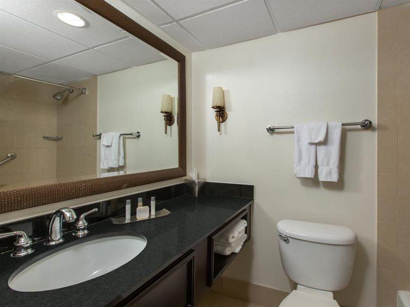 Aksarben Suites Trademark Collection By Wyndham Omaha Exterior photo
