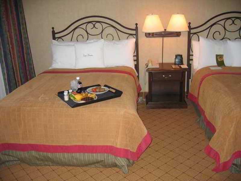 Aksarben Suites Trademark Collection By Wyndham Omaha Room photo