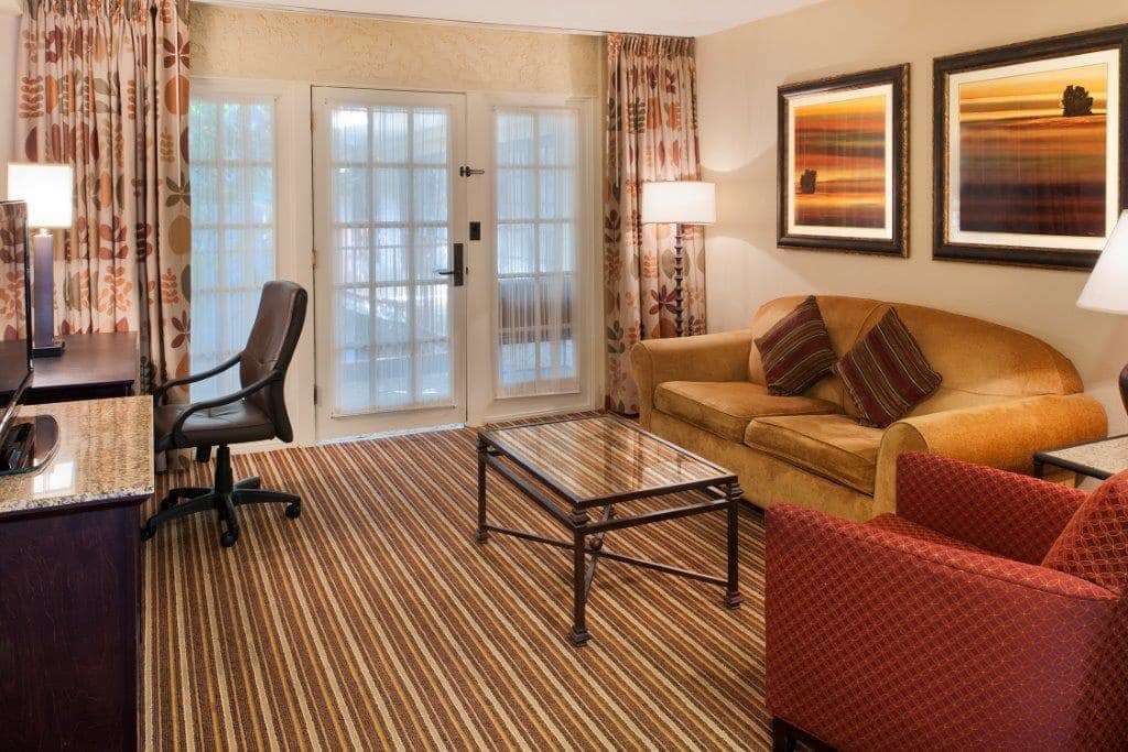 Aksarben Suites Trademark Collection By Wyndham Omaha Room photo